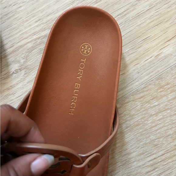 Tory Burch Miller Cloud Thong Leather Sandals - Picture 3 of 8
